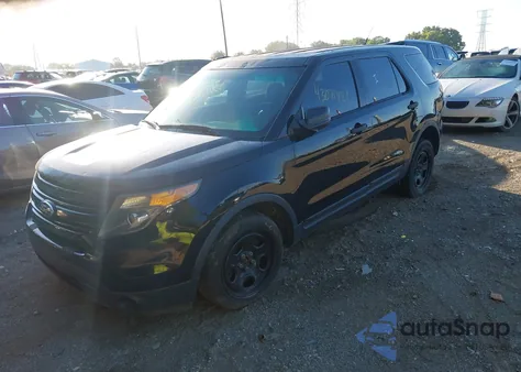 2014 Ford Police Interceptor z USA, uszkodzony, nr VIN 1FM5K8AR3EGA60439